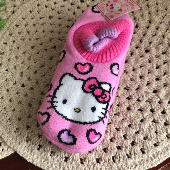 Hello Kitty Valentines Slipper Socks - Picture 7 of 7